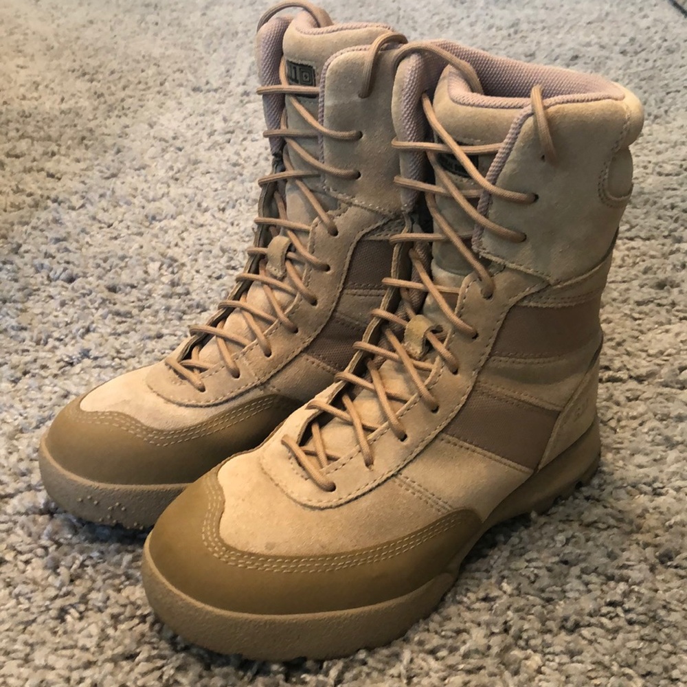 EUC 5.11 Tactical H.R.T. Desert Coyote Brown boot.